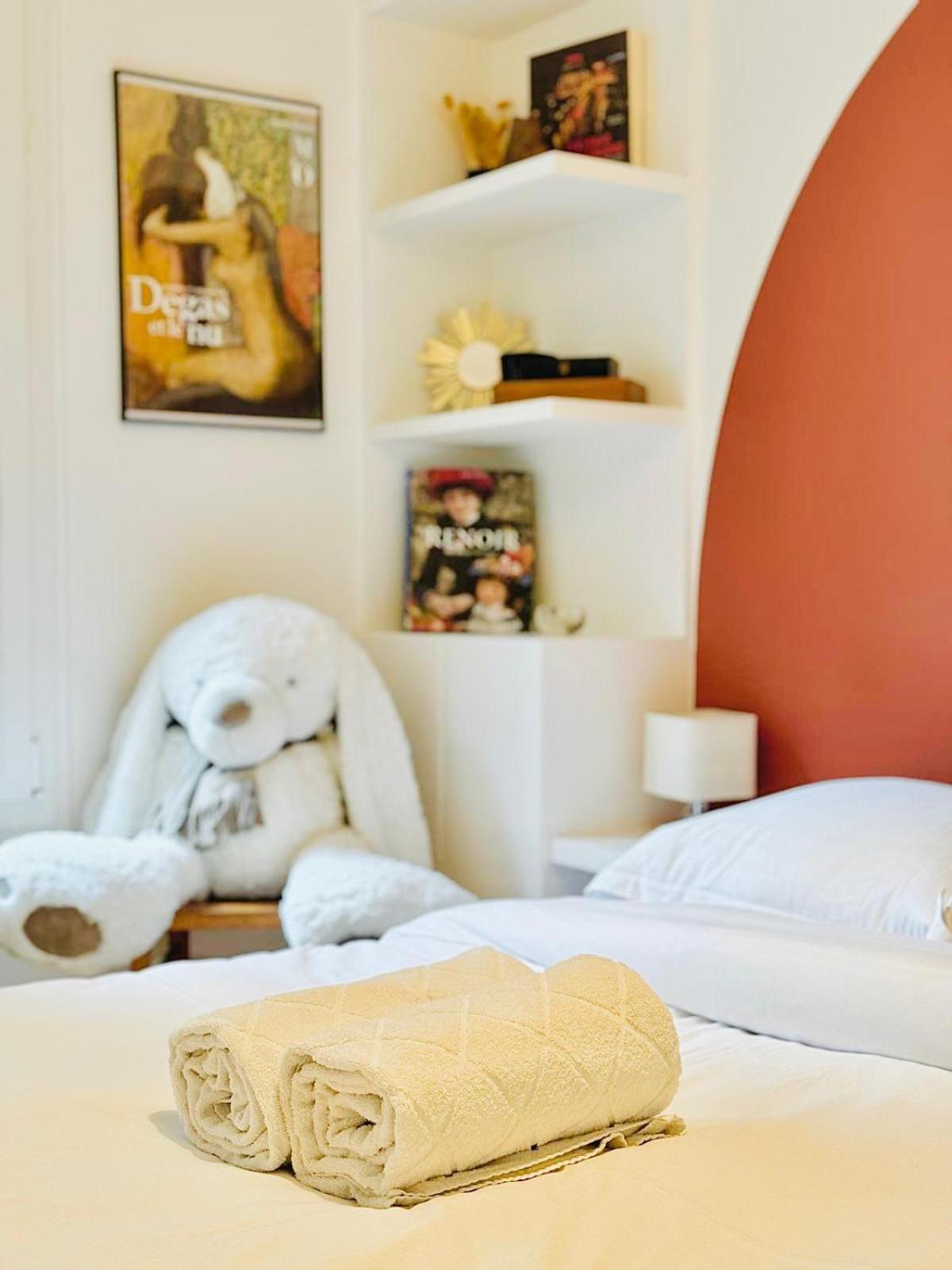 Charmant Appartement Au Coeur De Montmartre! Paris Bagian luar foto