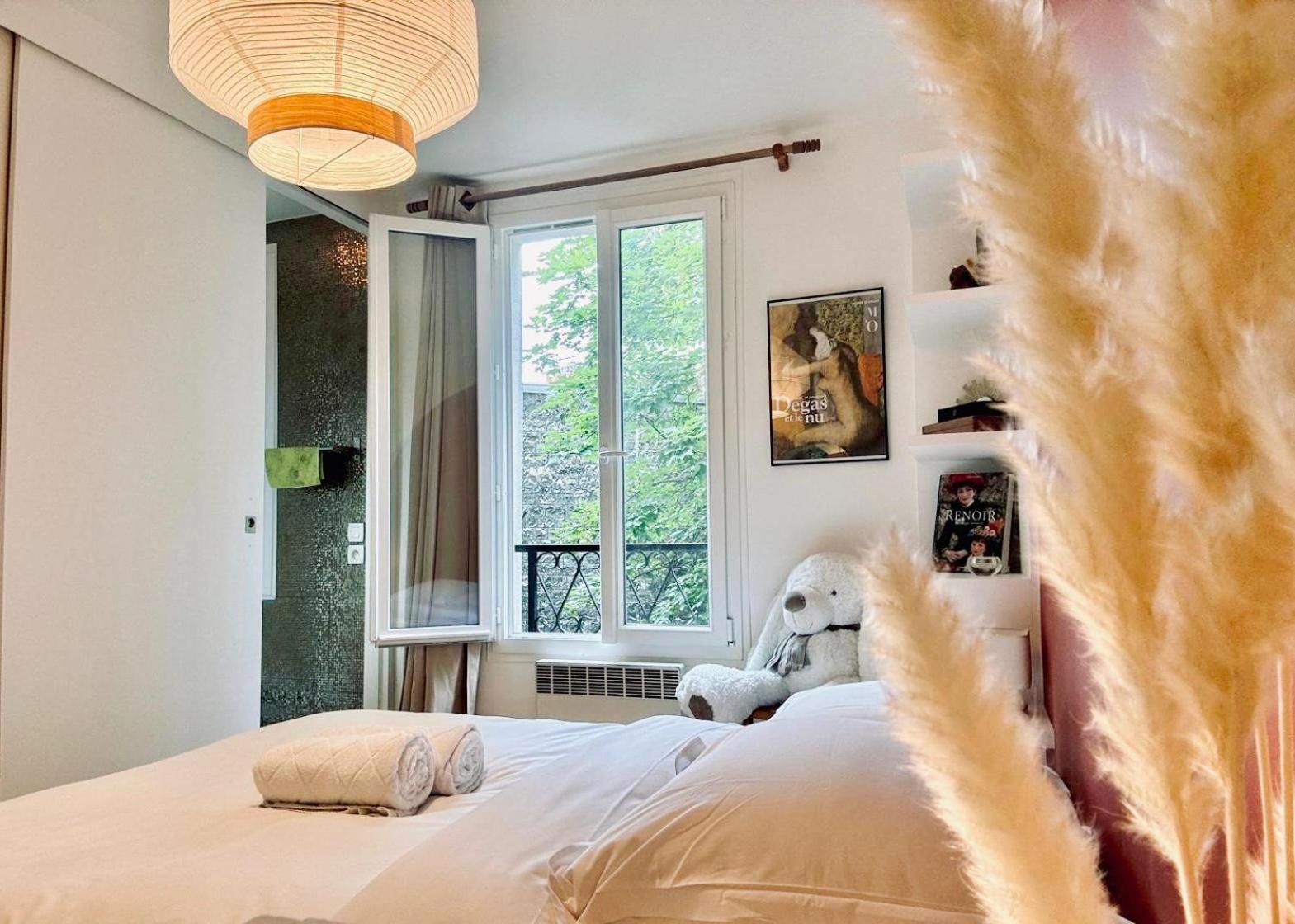 Charmant Appartement Au Coeur De Montmartre! Paris Bagian luar foto